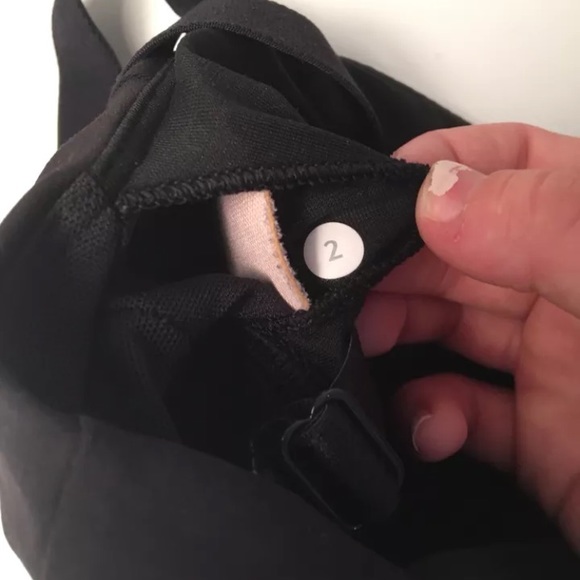 BRAND NEW size 2 lululemon bra!! - Picture 3 of 4